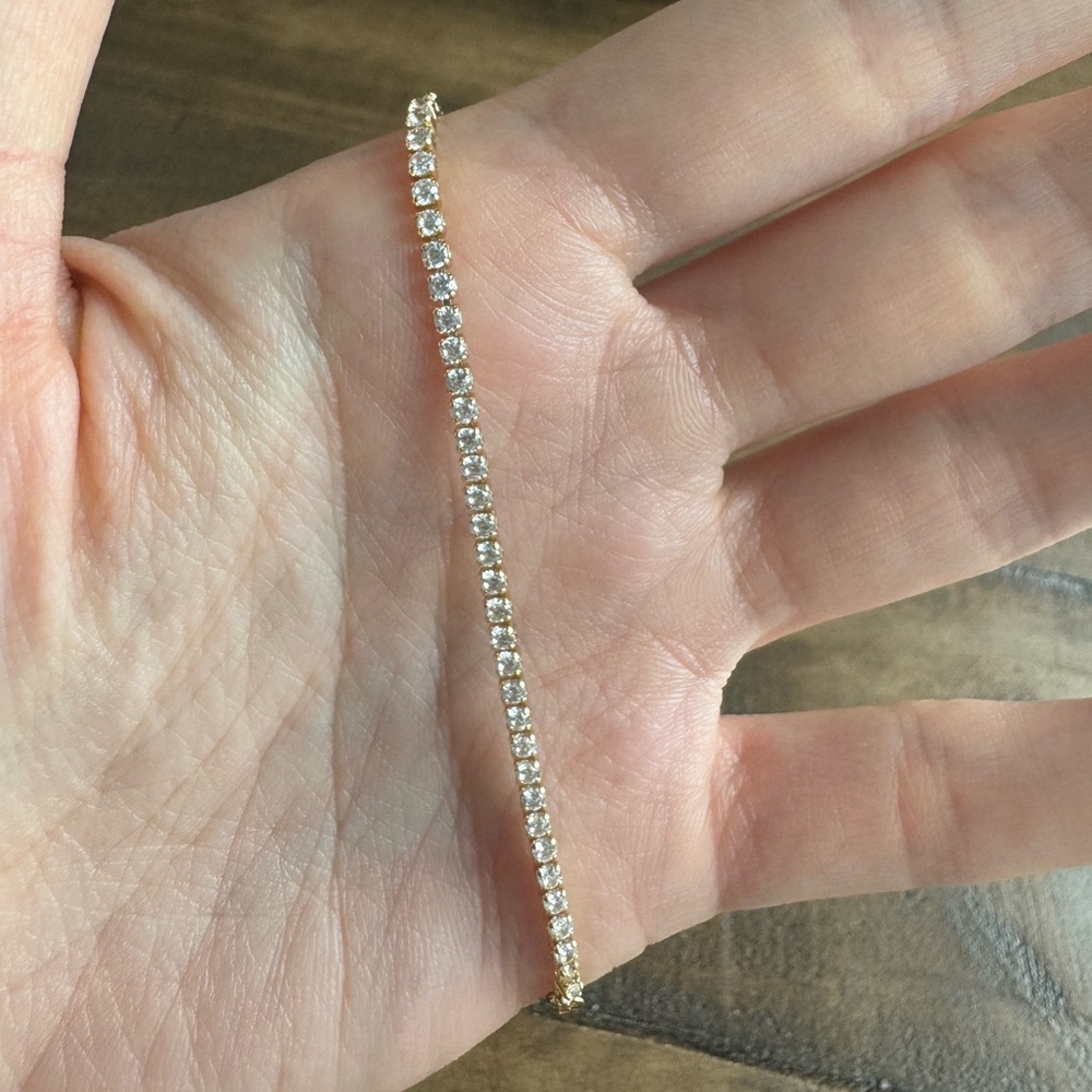 ✨Faux Diamond Gold Adjustable Bracelet✨